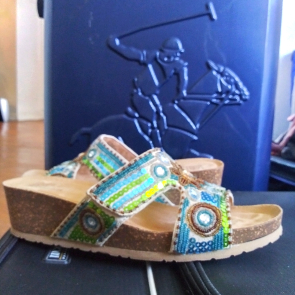 Shoe
